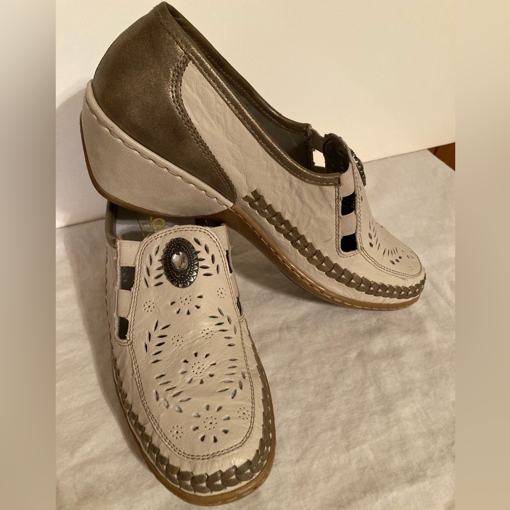 Rieker ladies slip on with jewel.